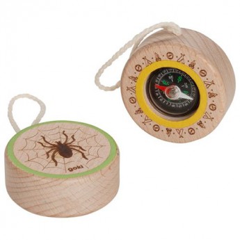 Dřevěný kompas s pavoučkem
