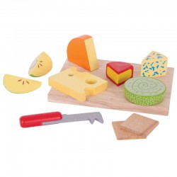 Dřevěné potraviny - sýry na desce